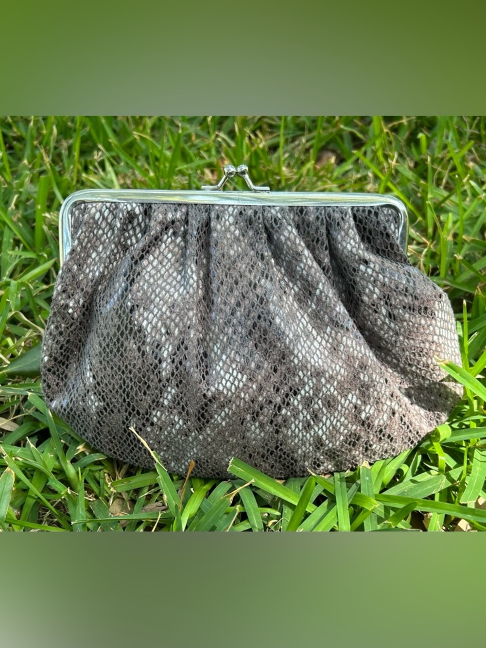 Neutral Gray Snake Print Kiss Lock Clutch Bag